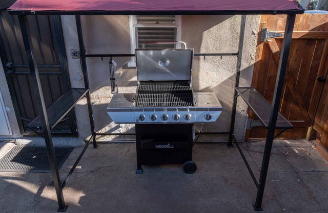 Charming 2-bedroom house in lovely Redondo Beach with WiFi