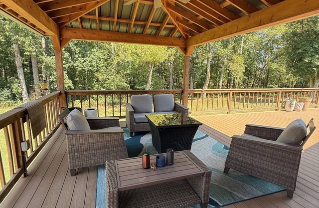 Charming 2-bedroom, 2 bath home near hunting and outdoor adventure.