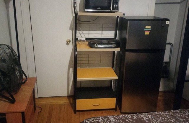 Charming 2-bedroom apartment in awesome The Bronx with WiFi, AC