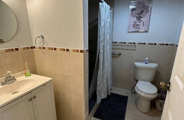 Charming 2-bedroom apartment with WiFi, AC in superb Laredo