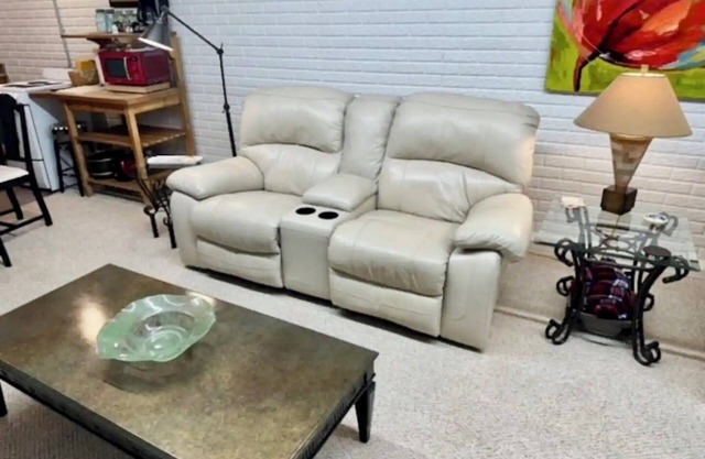 Charming 2-bedroom Basement apartment with WiFi & Private Patio in Republic, Mo