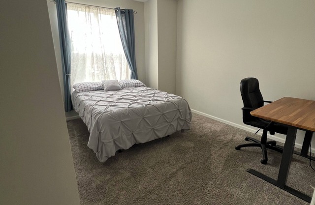 Charming 2-bedroom condo with WiFi and AC near Uptown Charlotte