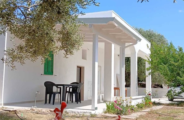 Charming 2-bedroom cottage in enchanting Puglia with AC, WiFi
