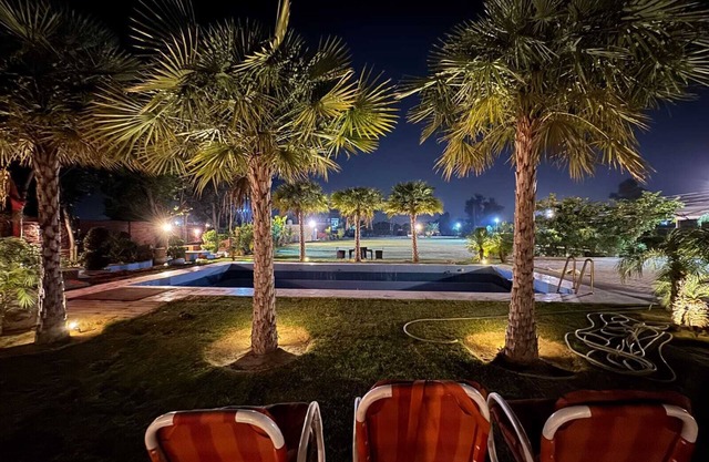 Charming 2-bedroom farmhouse in Lahore with private pool and horses