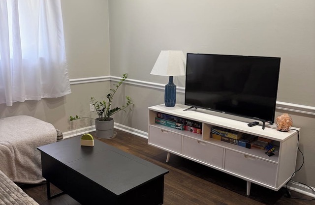 Charming 2-bedroom home in St.Louis with easy access to all city wide adventures