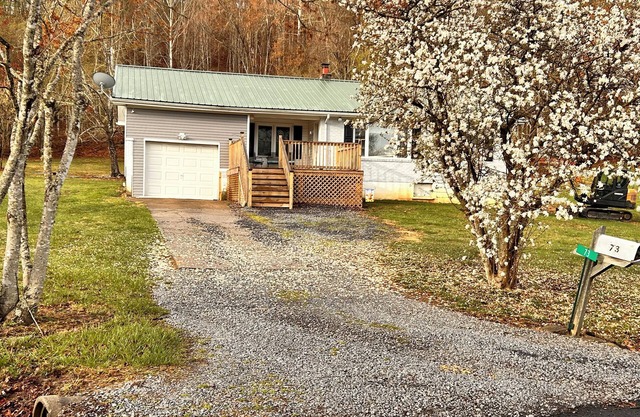 Charming 2-bedroom house near Millboro/Clifton Forge VA with WiFi