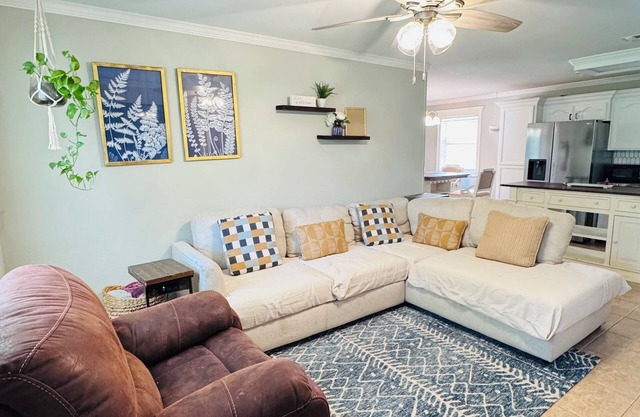 Charming 2-bedroom house in Tickfaw with AC