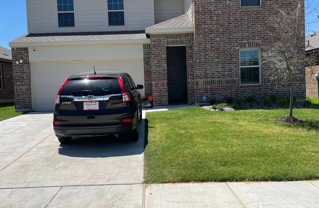 Charming 2-bedroom house with HVAC in Aubrey