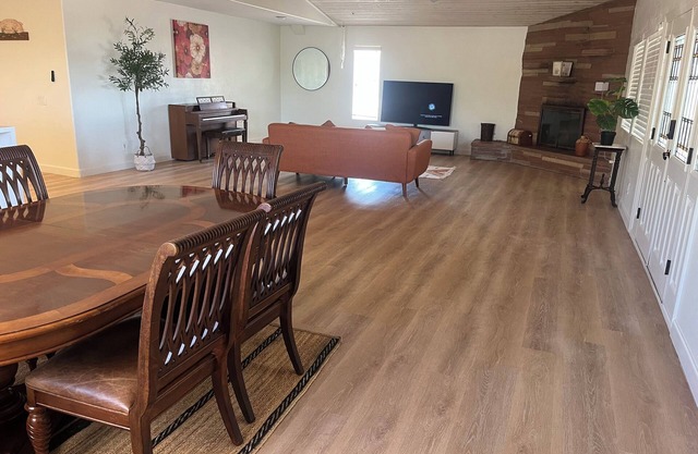 Charming 2-bedroom ranch house in brilliant Scottsdale with AC/