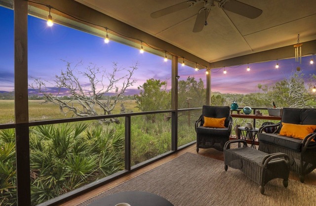 Charming 2-bedroom waterfront retreat with breathtaking sunsets on Fripp Island