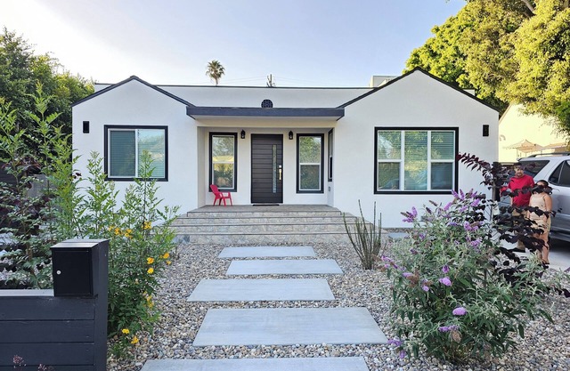 Charming 2-bedroom house in peaceful neighborhood ✨️