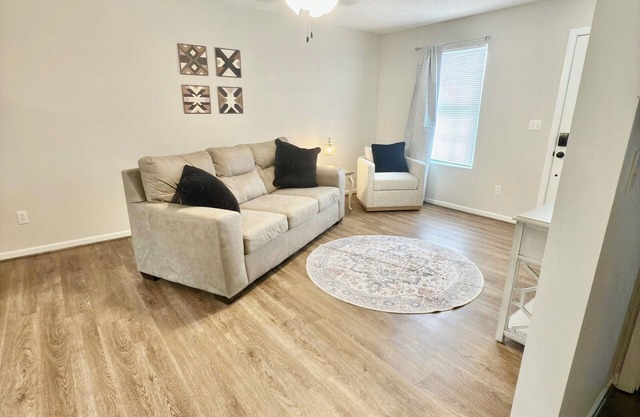 Charming 2-bedroom, 2-bathroom house with WiFi, AC in brilliant Saint James