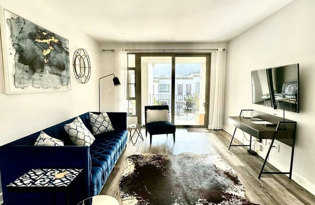 Charming 2-bedroom apartment with AC and WiFi in Franschhoek