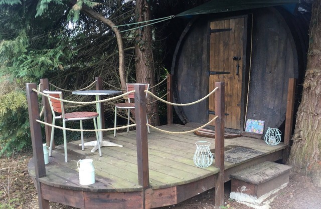 Charming 2-Bed Cabin in Domfront-en-Poiraie