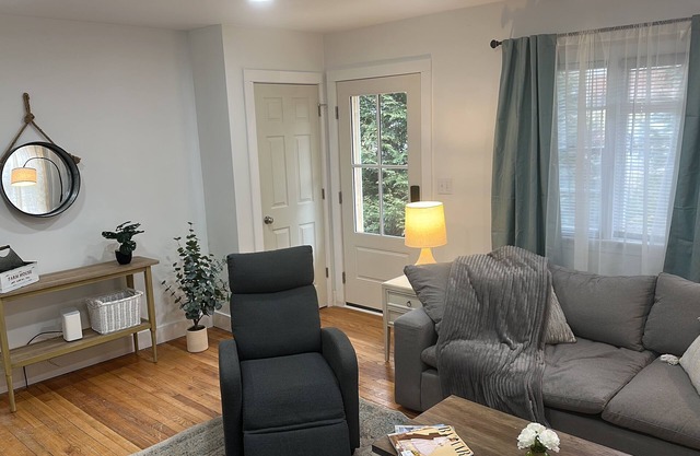 Charming 3-bedroom house with AC and WiFi in delightful Charlottesville