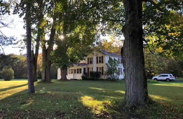 Charming 3-bedroom farmhouse with WiFi, AC in wonderful North Central PA