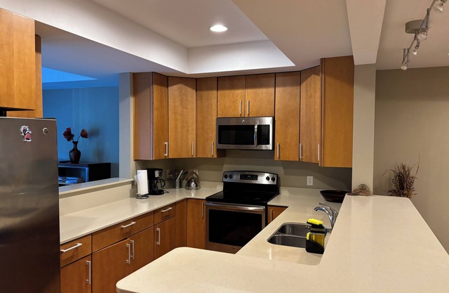 Charming 3-bedroom townhome in fabulous State College with WiFi, AC