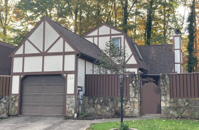 Charming 3-bedroom home near Penn State & Beaver Stadium in State College, PA