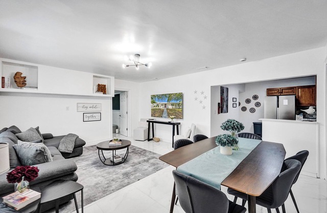 Charming 3 bedroom getaway house in Hollywood