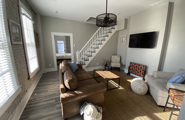 Charming 3-bedroom house with AC and WiFi in serene Louisville