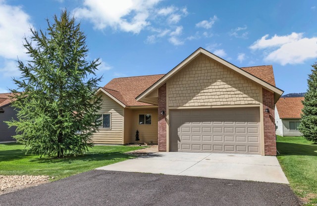 Charming 3-bedroom home, 5 min from Tamarack Resort