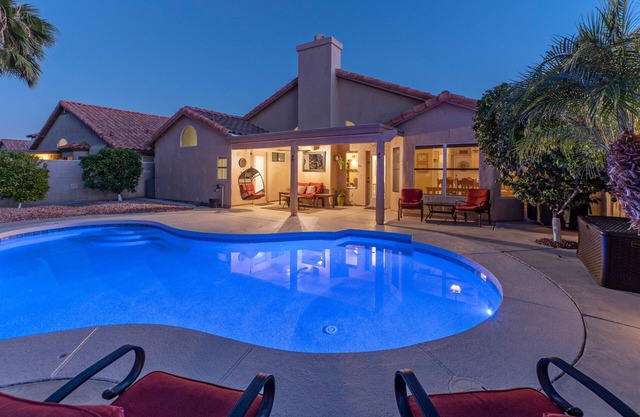 Charming 3 Bedroom Home with Heated Saline Pool Located, Ahwatukee Phoenix