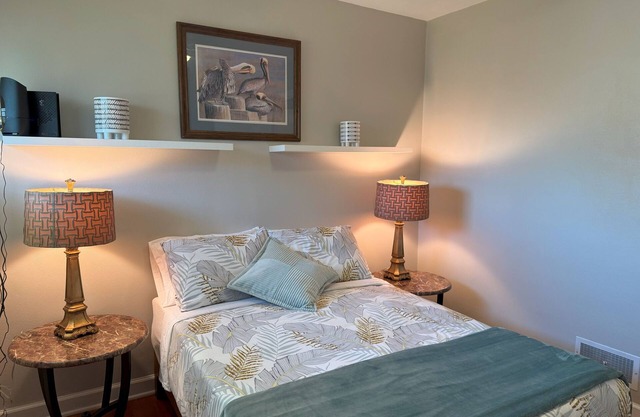 Charming 3-bedroom house with AC and WiFi in Appleton