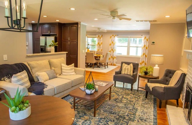 Charming 3-bedroom house with in-law suite in Dunwoody