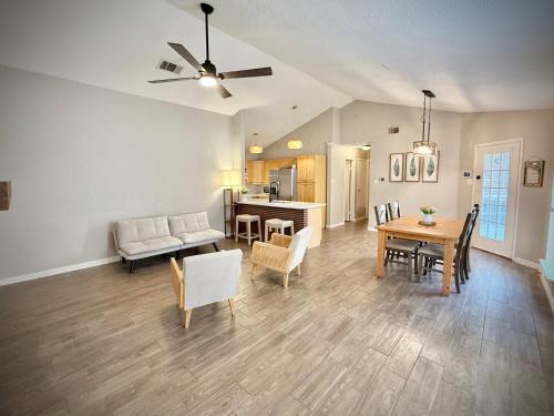 Charming 3-bedroom house in delightful Lewisville with AC, WiFi