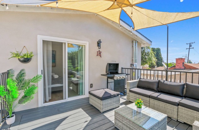 Charming 3-bedroom house in soothing Rosemead with WiFi, AC