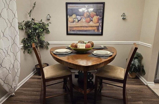 Charming 3-bedroom house with WiFi, AC in fabulous Memphis