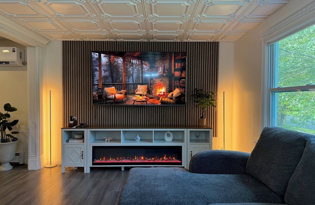 Charming 3-Bedroom House Near Mohegan Sun Casino in Norwich. Pet Friendly!