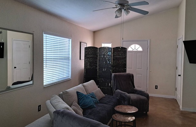 Charming 3-bedroom house in beautiful Sanford