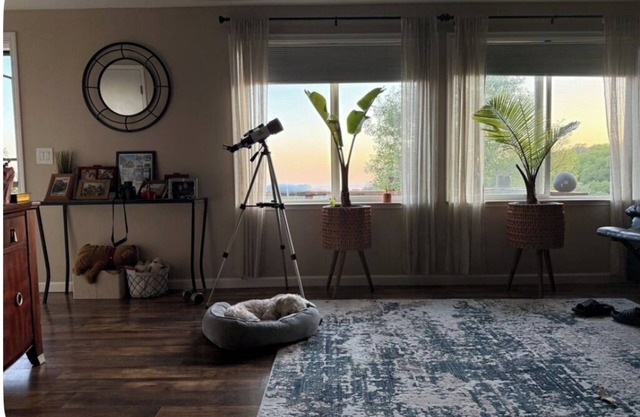 Charming 3-bedroom house with stunning views on 25 acres in Sonora with WiFi, AC