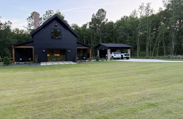 Charming 3 bedroom Modern Barn in Appling. Available for FISHING TOURNAMENTS