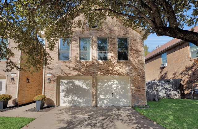 Charming 3-bedroom townhome with AC and WiFi in Grapevine
