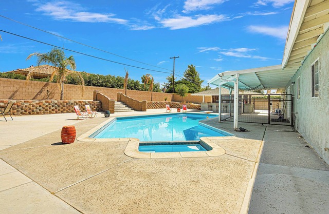 Charming 3-bedroom house in Pleasant Apple Valley with AC, WiFi