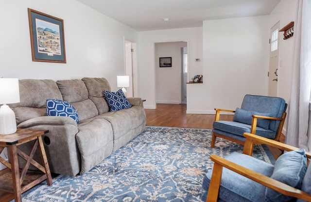 Charming 3-bedroom, fully renovated house in Buena Vista.