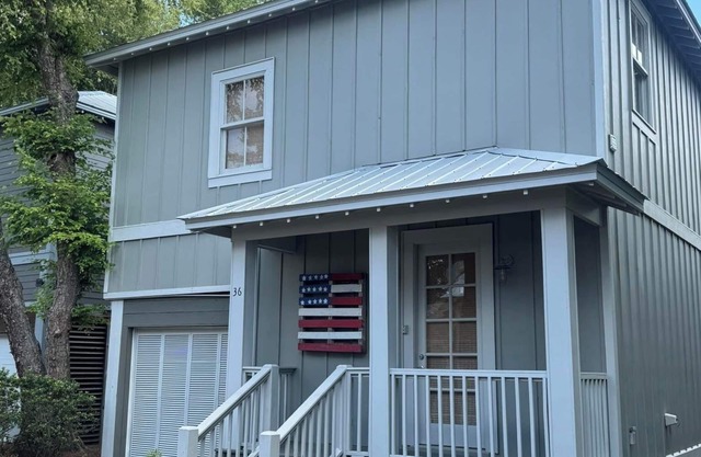 Charming 3-bedroom cottage in Orange Beach with WiFi, pools, & dock