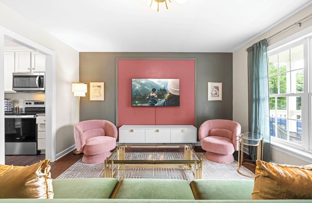 Charming 3BD - Backyard - Near Downtown & NCSU