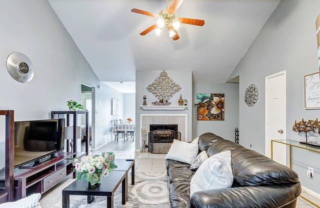 Charming 3BD/Office/Yard & Pet-Friendly