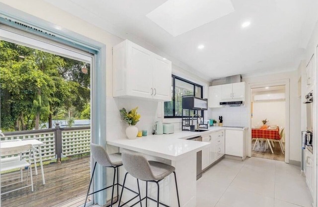 Charming 4-bedroom house with AC, WiFi in tranquil Castle Hill