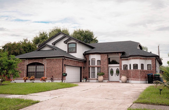 Charming 4-bedroom house near MCO/Convention Center and Theme Parks