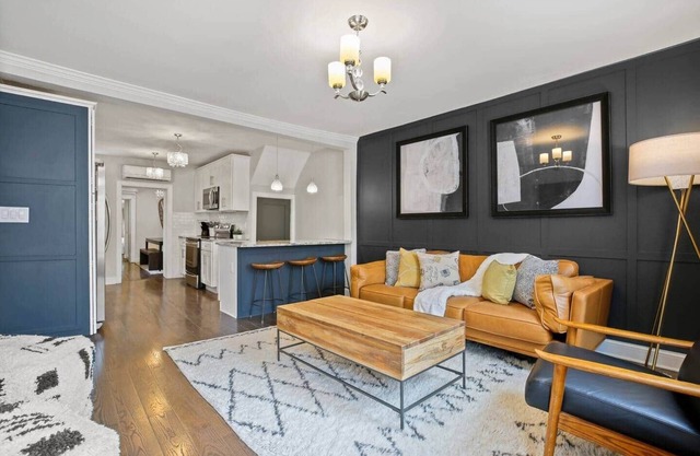 Charming 4BR + Prvt Patio + Historic Row Downtwn