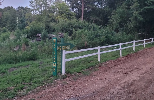 Charming 5-bedroom hotel with AC, WiFi in serene Fulton, Arkansas.