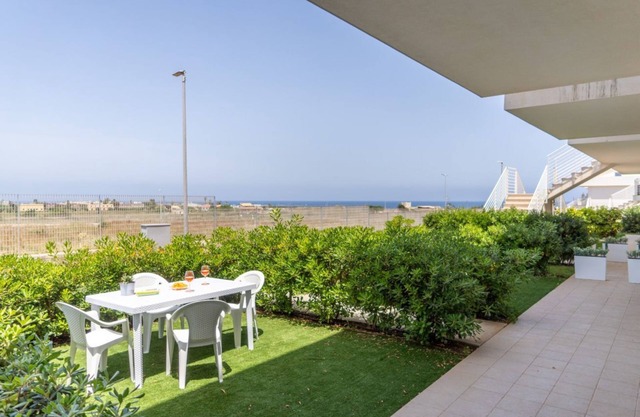 Charming 75 sqm seaview apartment on two levels, for 5 people, located inside the renowned Borgo 84 residence, equipped with swimming pool and cycle path. The property is located just 3 km from the center of Marzamemi, one of the most fascinating seaside