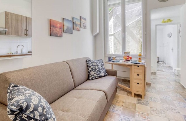 charming apartment near Orly, shops, RER