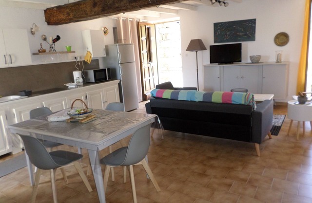 Charming apartment between sea and mountains