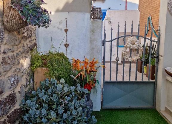 Charming Apartment Calasetta + Garden