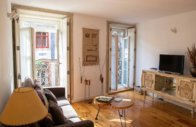Charming apartment with balcony in the heart of Porto